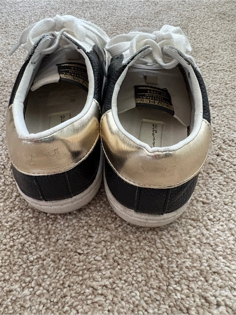 Vintage Havana Low Top Lace Up Star Sneakers Size 7 White Black Gold Grunge